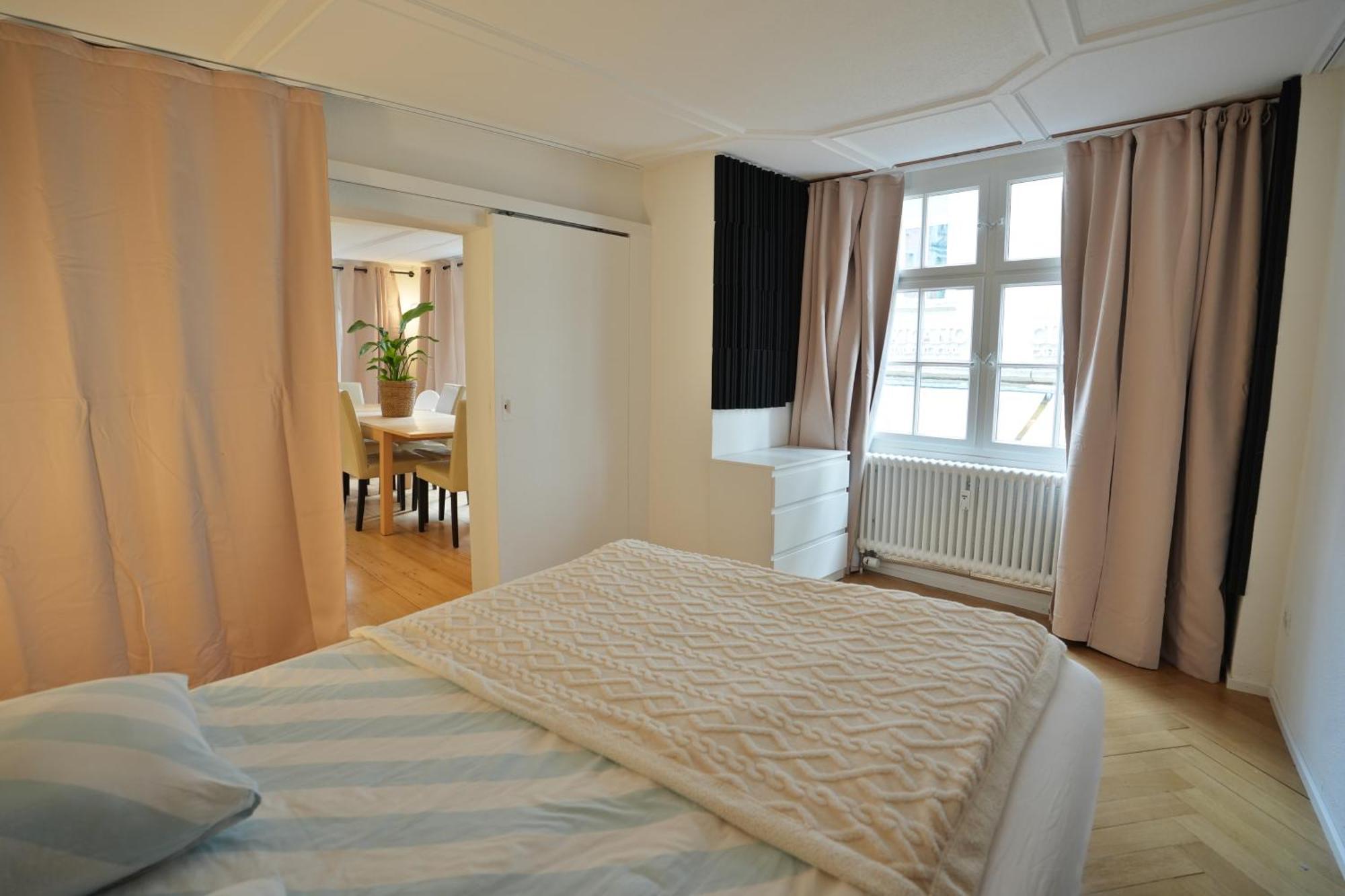 Cozy City Center, 4 Bedroom- 120Sq, 5Min Walk To Main Station Bazylea Zewnętrze zdjęcie