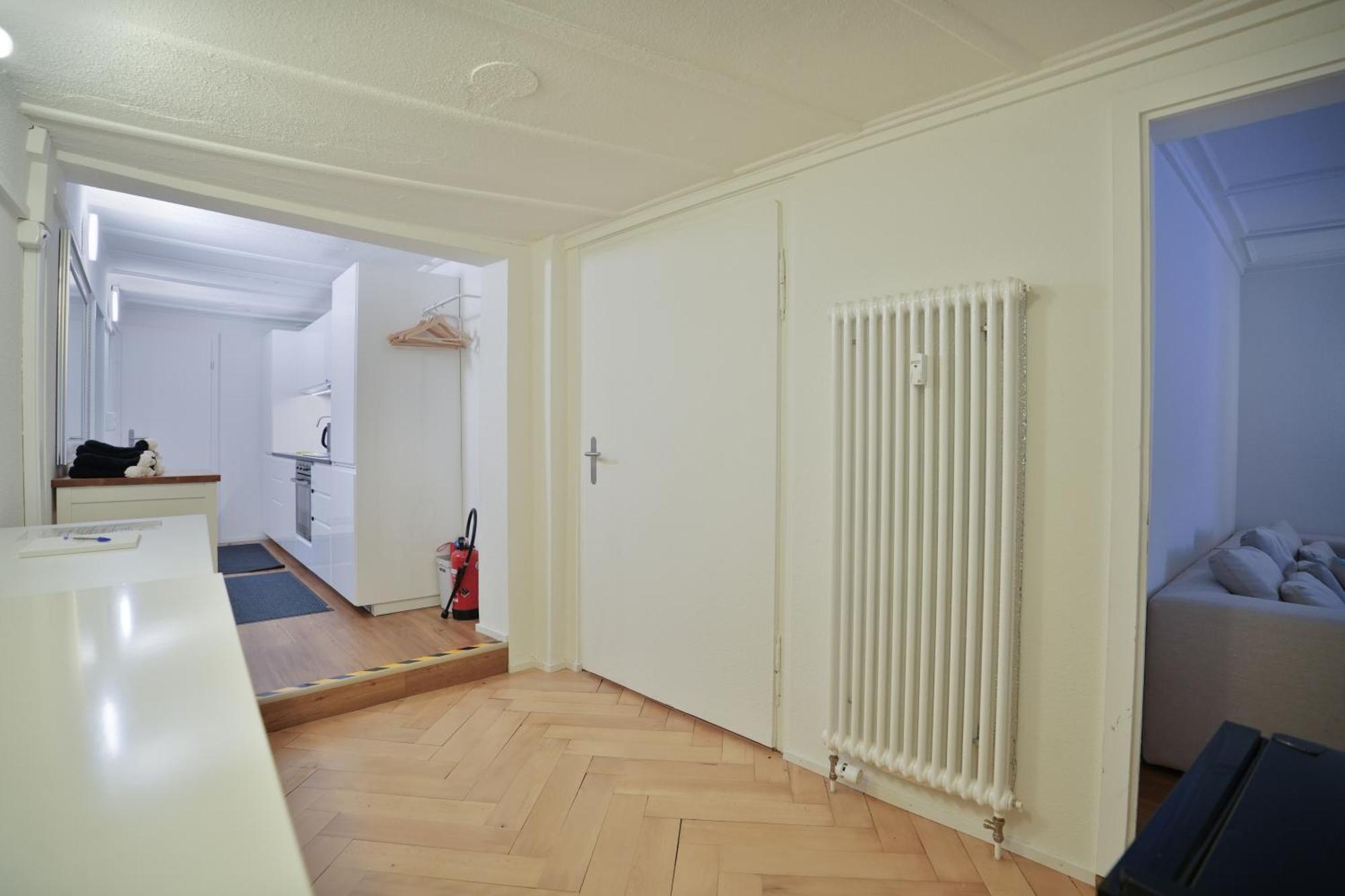 Cozy City Center, 4 Bedroom- 120Sq, 5Min Walk To Main Station Bazylea Zewnętrze zdjęcie