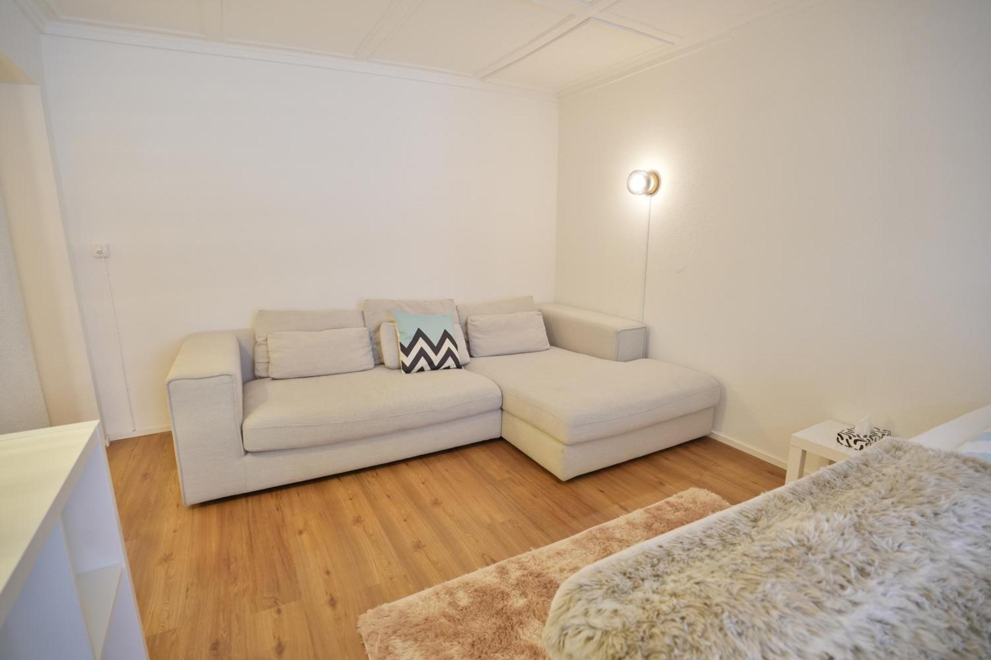 Cozy City Center, 4 Bedroom- 120Sq, 5Min Walk To Main Station Bazylea Zewnętrze zdjęcie